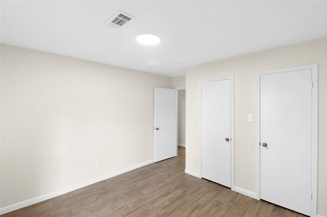 Building Photo - 731 Rustyleaf Ln