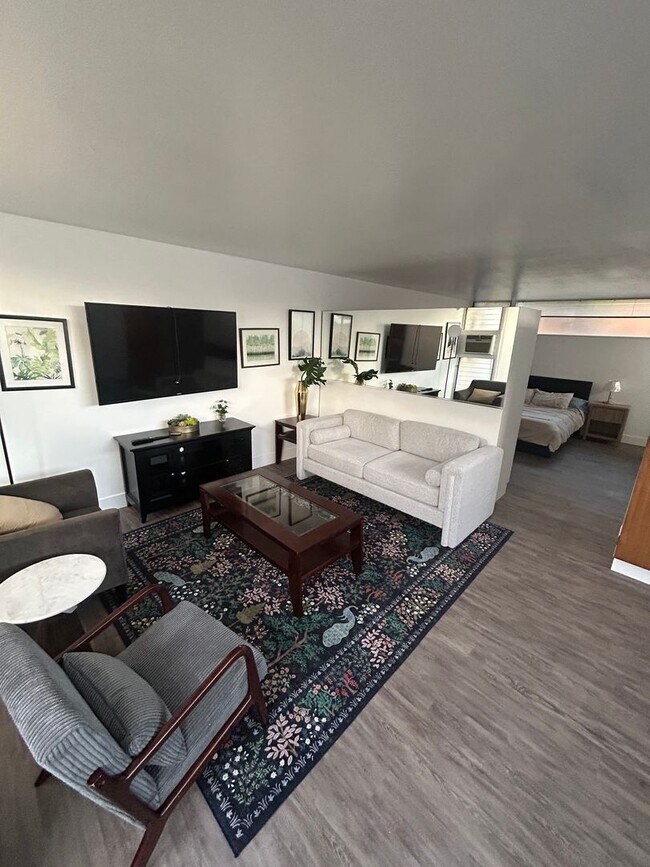 Interior Photo - 10567 National Blvd. Apts.