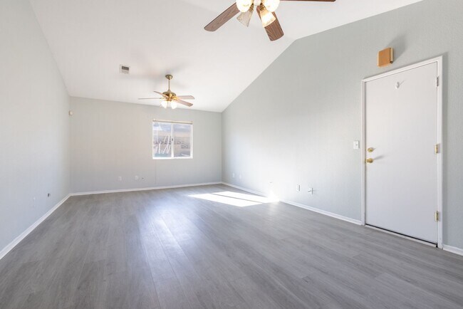 Building Photo - West Lancaster4 bedroom + bonus room