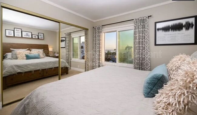 Building Photo - 2319 Curlew St