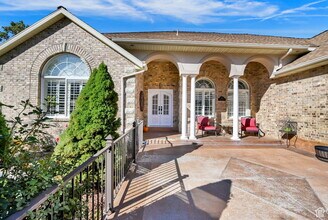 Building Photo - "Charming 3-Bed Oasis with Granite Touch & Hardwood Elegance in Ogden – 2480 Sq. Ft. of Comfort!"
