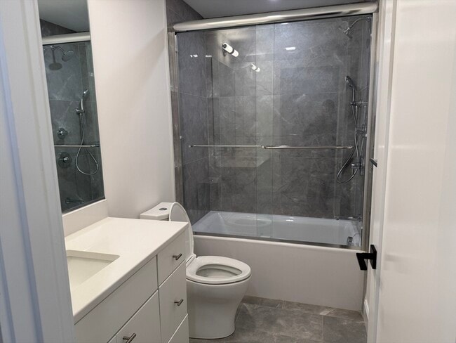 Building Photo - 281 Lamartine St