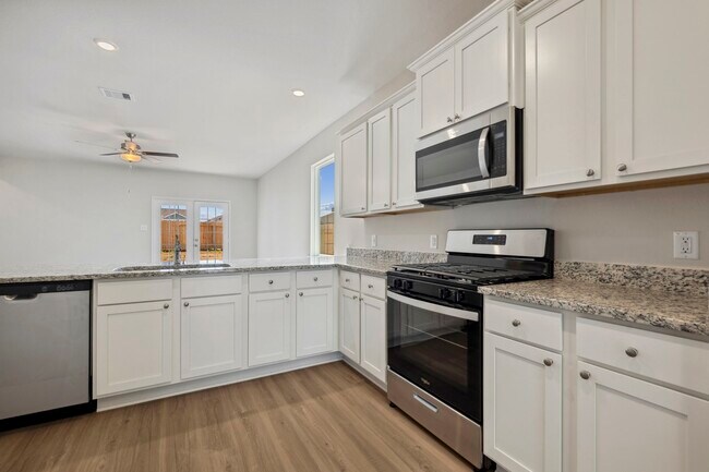 Building Photo - 335 Kingston Wy