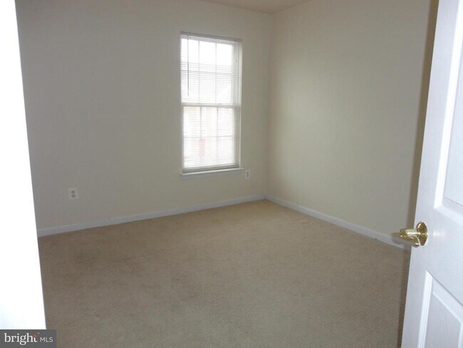 Building Photo - 24656 Kings Canyon Square