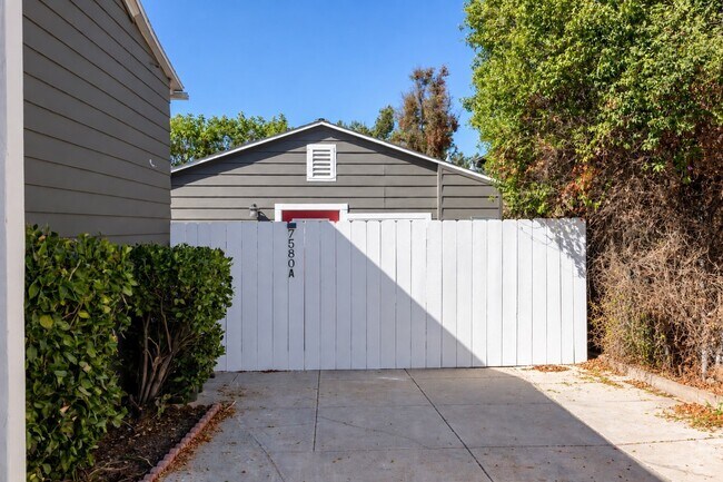 Building Photo - 7580 Saranac Ave