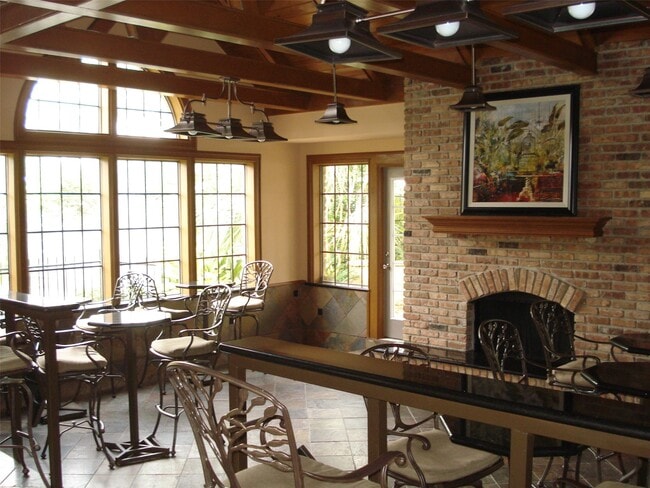 Building Photo - 2300 Old Spanish Trl