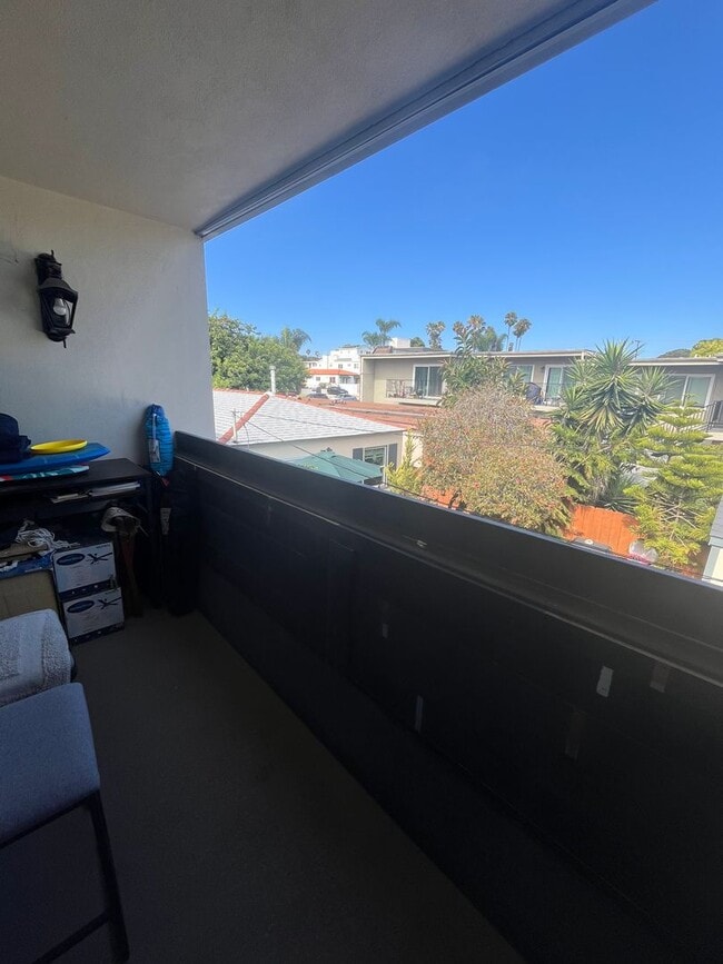 Building Photo - PERFECTLY LOCATED 1BD/1BA CONDO IN PACIFIC...