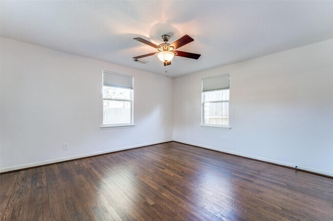 Building Photo - 4502 Brookwoods Dr