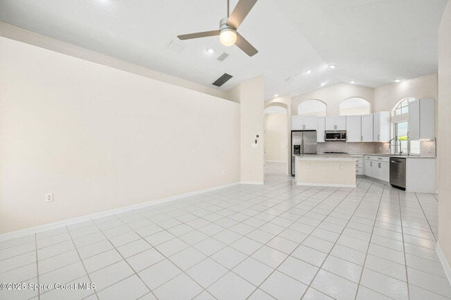 Building Photo - 174 Martesia Way