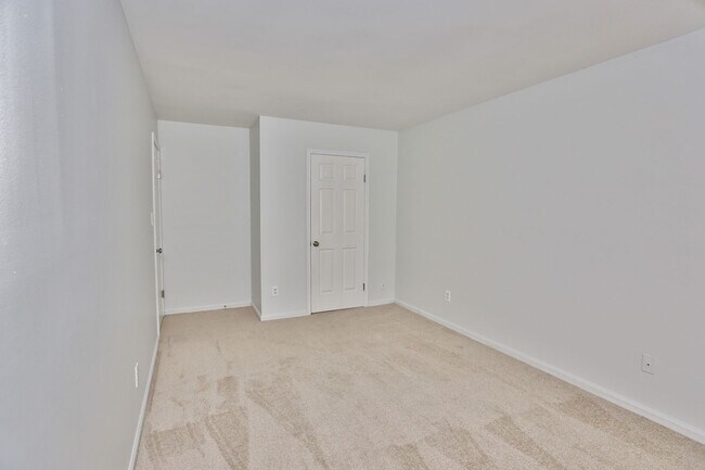 Building Photo - 1519 Sword Dancer Dr