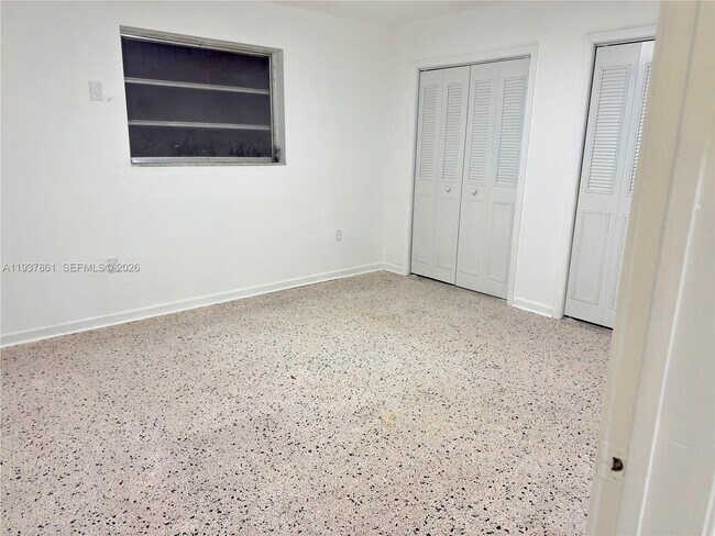 Building Photo - 1141 NW 32nd Ave