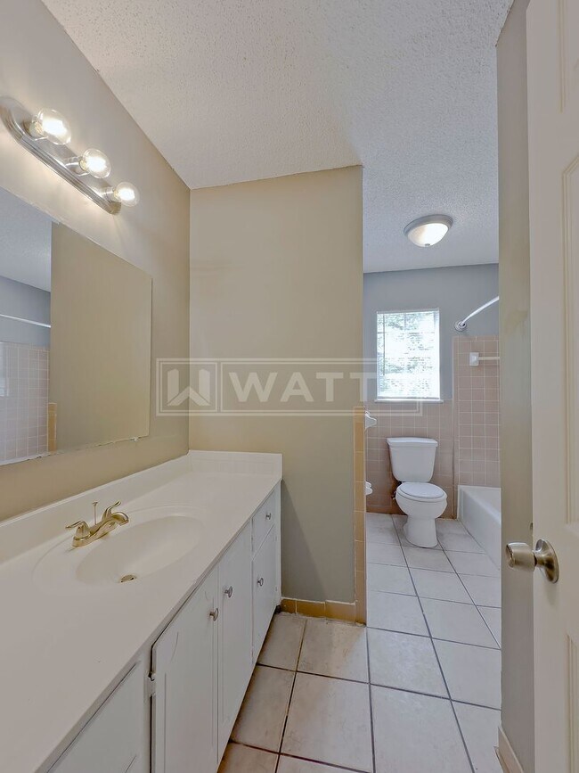 Building Photo - 3-Bed, 2-Bath Split-Level Home in Alabaster