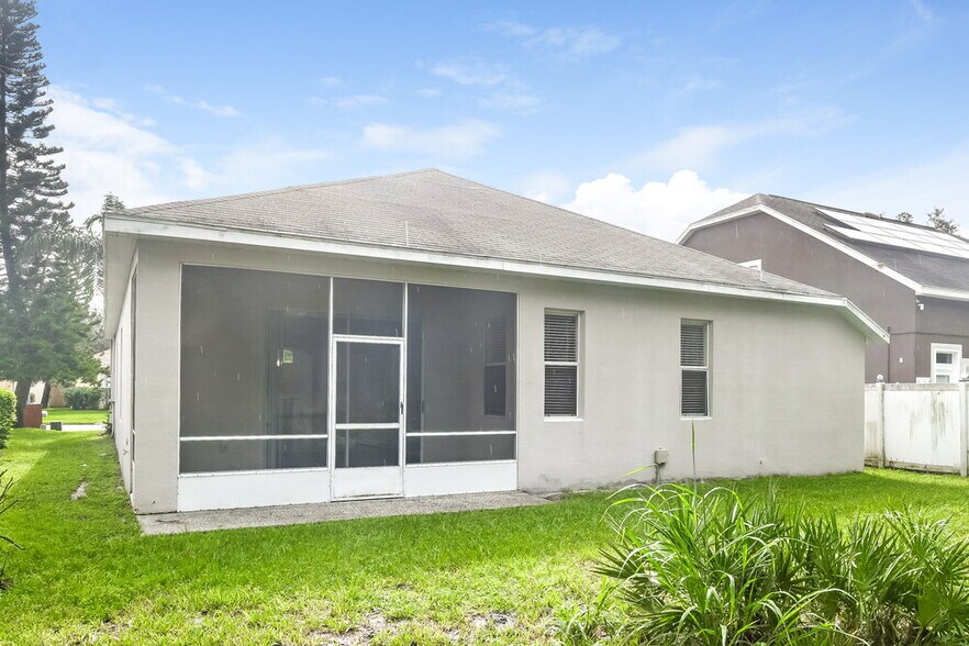 Building Photo - 1034 Cherry Valley Way