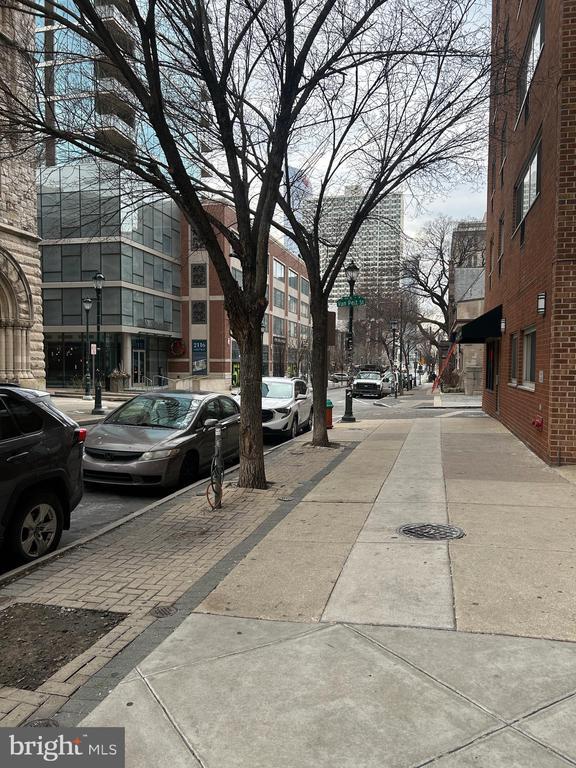 Building Photo - 2101 Chestnut St