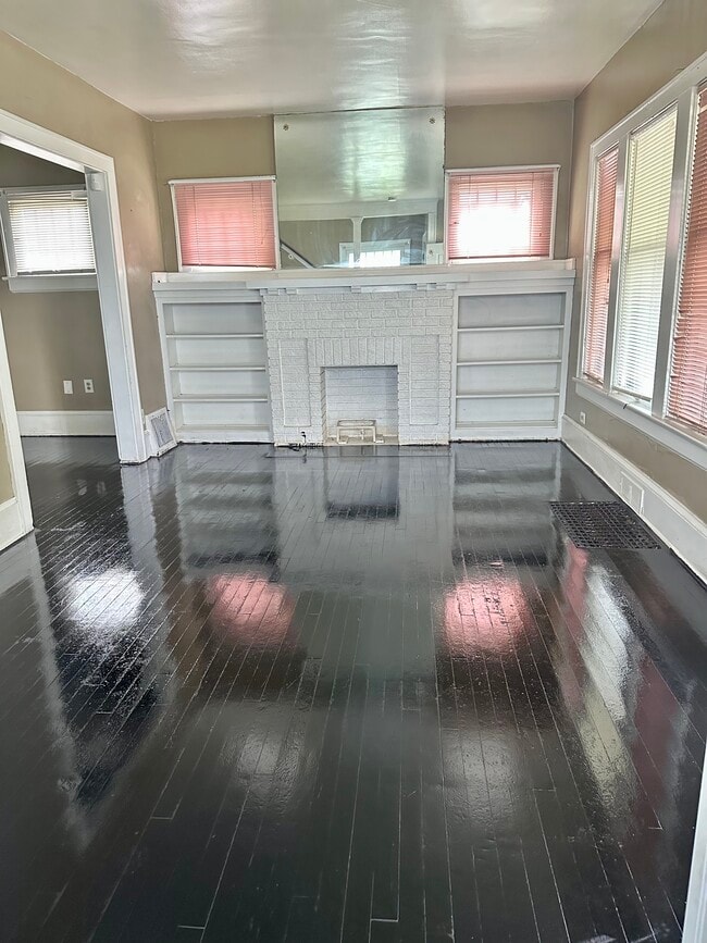 Building Photo - 265 Wildwood Ave