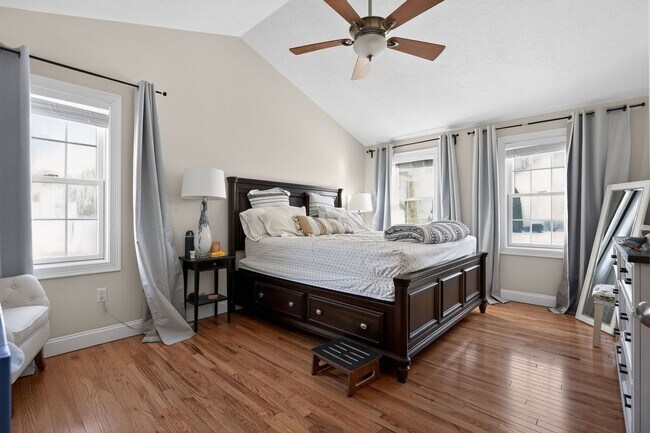 Building Photo - Spacious 4BR House in Millbury