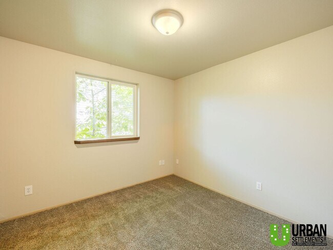 Building Photo - 4112 E 23rd Ave