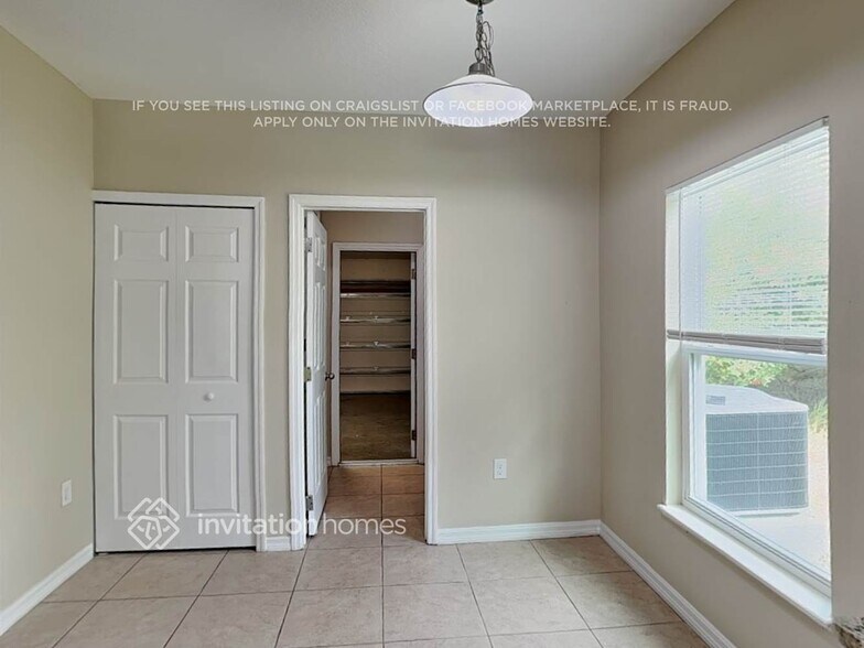 Building Photo - 2443 Longworthy Rd