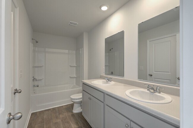 Building Photo - Shady Oaks Subdivision!