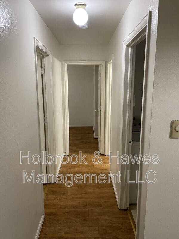 Building Photo - 4531 Boardwalk Dr