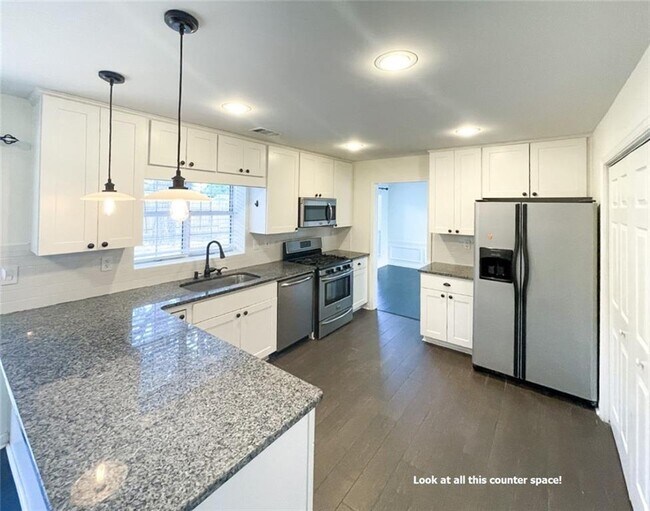 Building Photo - 11865 Carriage Park Ln