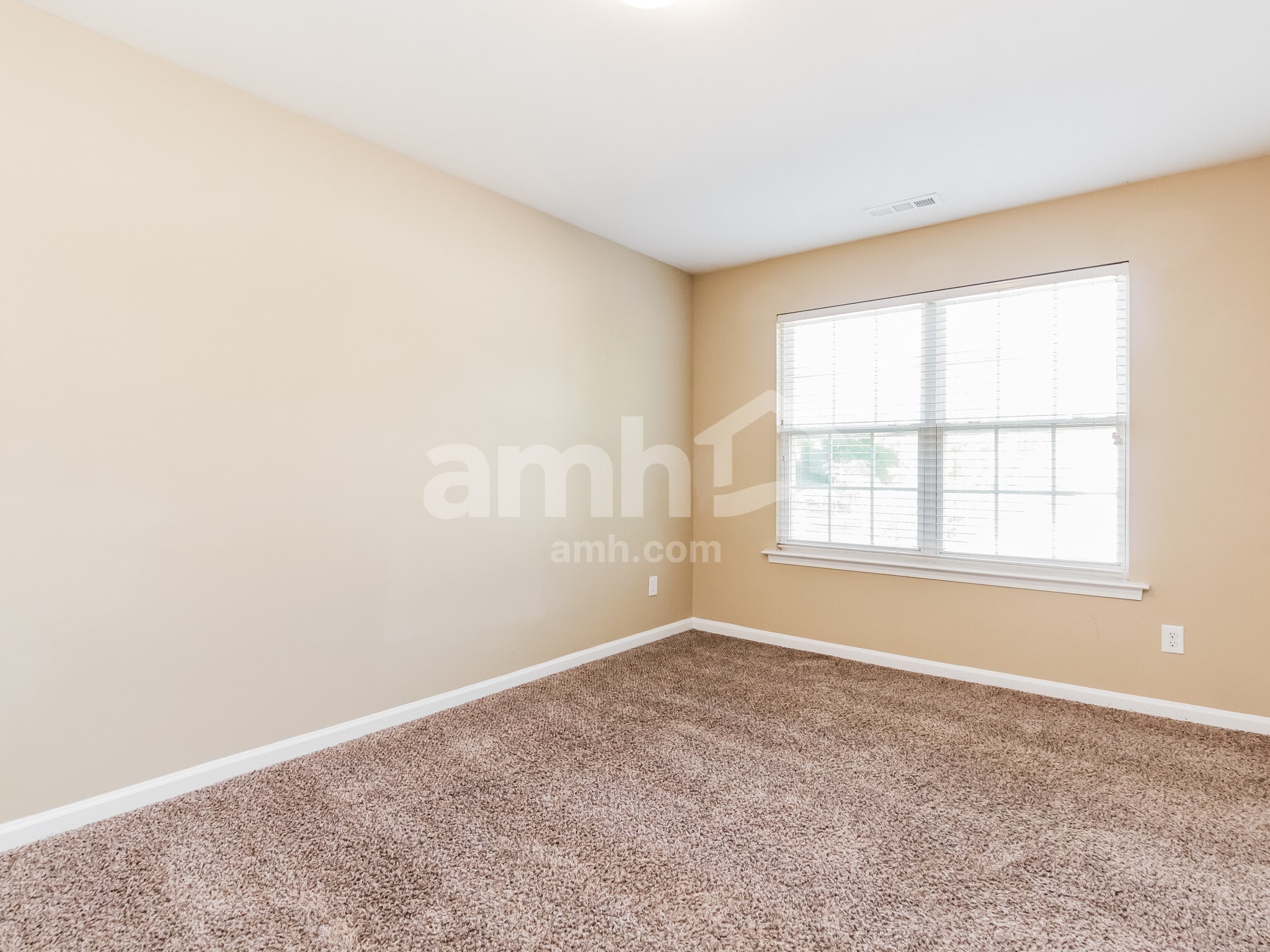 Building Photo - 5436 Kissimmee Ln