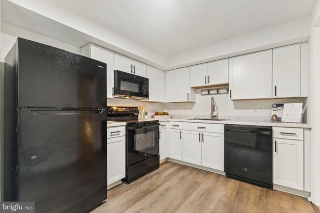 Building Photo - 5555 Caithness Ct