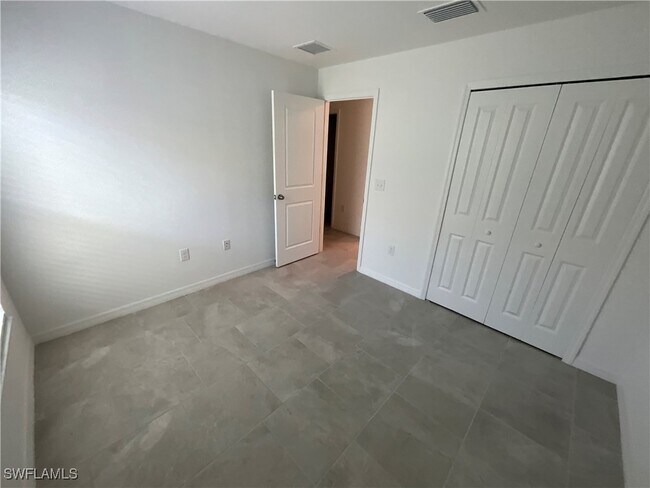 Building Photo - 3850 Treasure Oak Wy