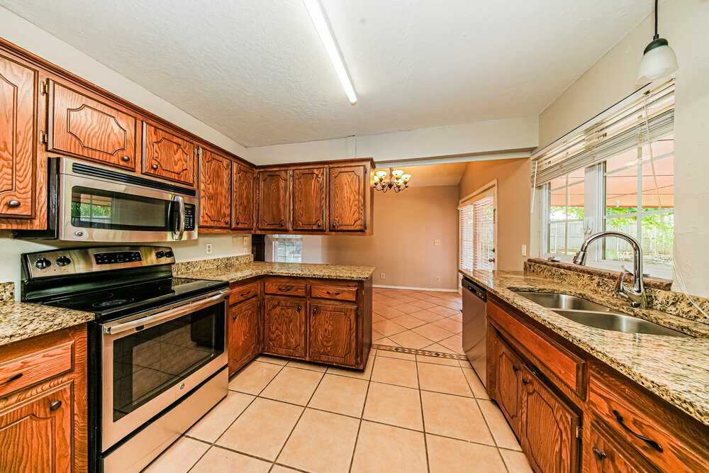 Building Photo - 8117 Turtle Dove Dr