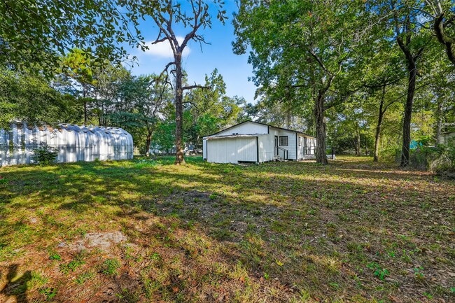 Building Photo - 16643 Lake Cir