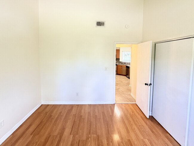 Building Photo - 3453 NW 44th St
