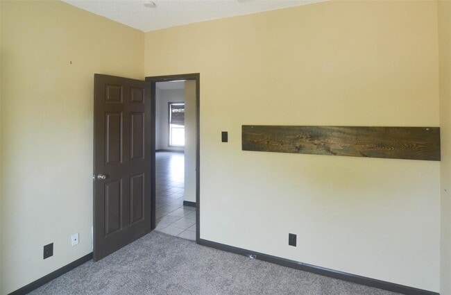 Building Photo - 16402 Malden Dr