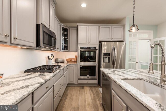 Building Photo - 858 Moorings Cir