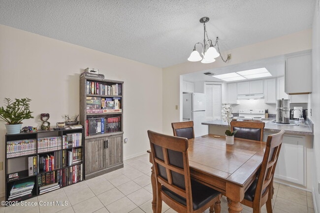 Building Photo - 4133 Cedar Creek Cir