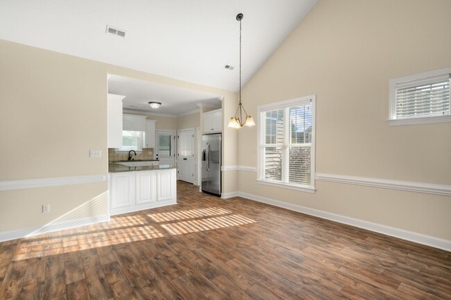Building Photo - 2508 Chelsea Dr NW