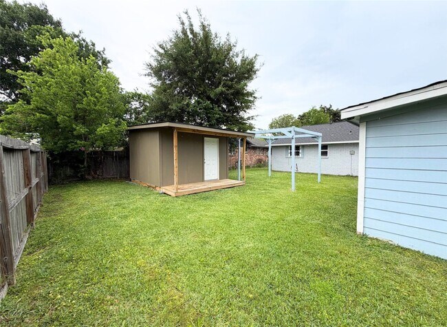 Building Photo - 5503 Bertellis Ln