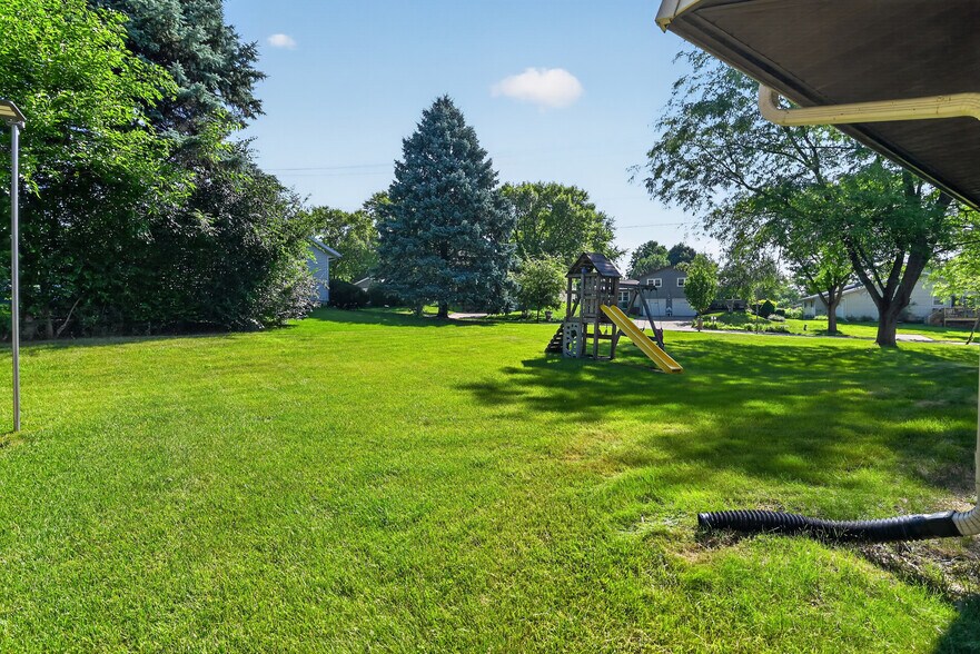 Building Photo - 5110 Pebblebrook Dr