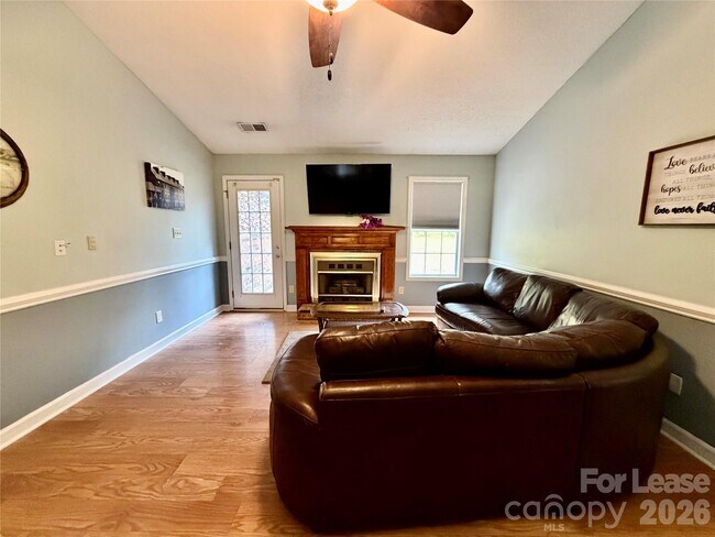 Building Photo - 2809 Faircroft Way