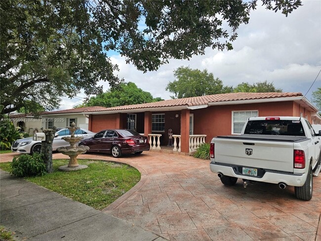 Building Photo - 651 SW 66th Ave