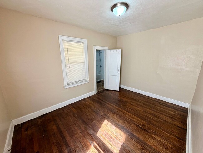 Building Photo - 210 N Ash Ave