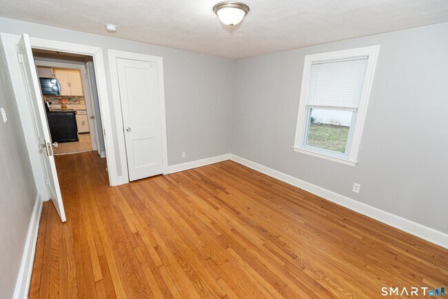 Building Photo - 99 Jordan Ln