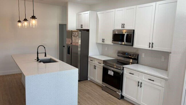 Building Photo - 2380 W Gardenia Dr