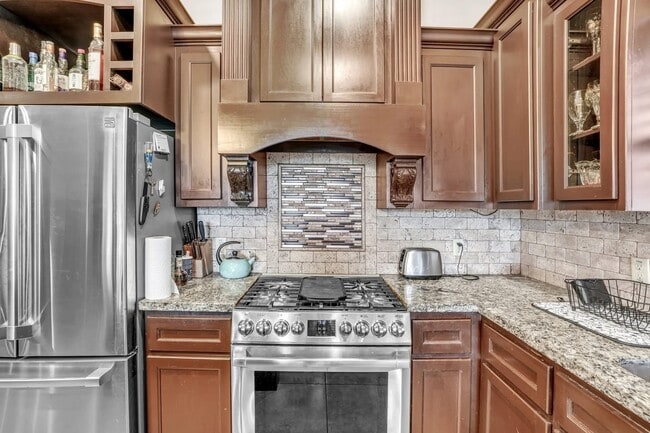Building Photo - 317 Altozano Dr