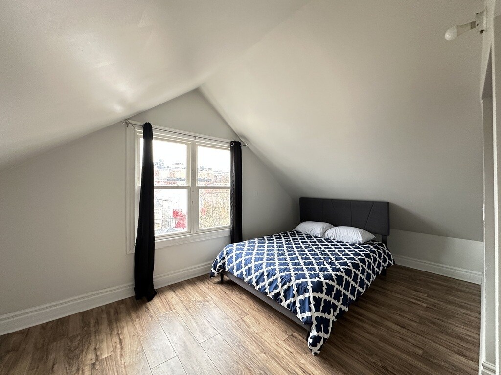 Building Photo - 723 N Elizabeth St