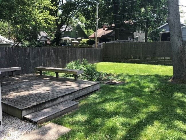 Building Photo - 2-bed home across from Glenn Park!