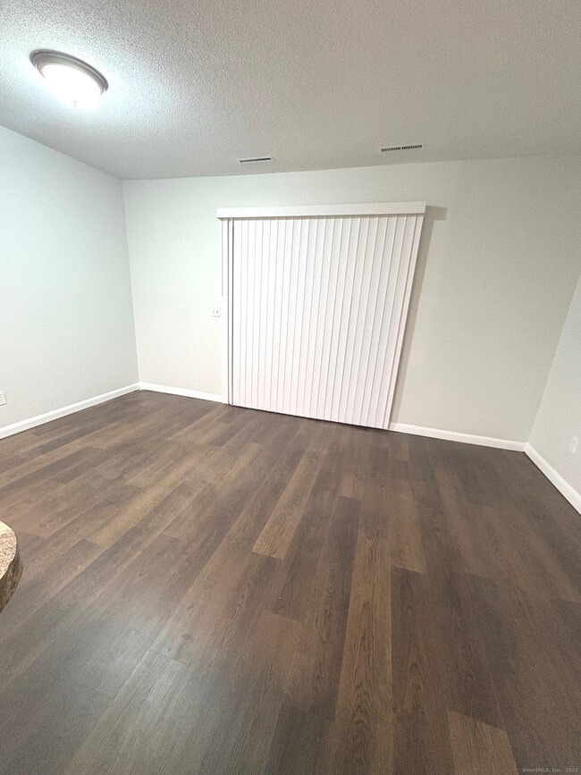 Building Photo - 9 Patricia Rd