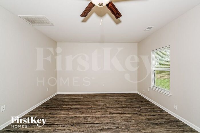 Building Photo - 6986 Rebecca Ln