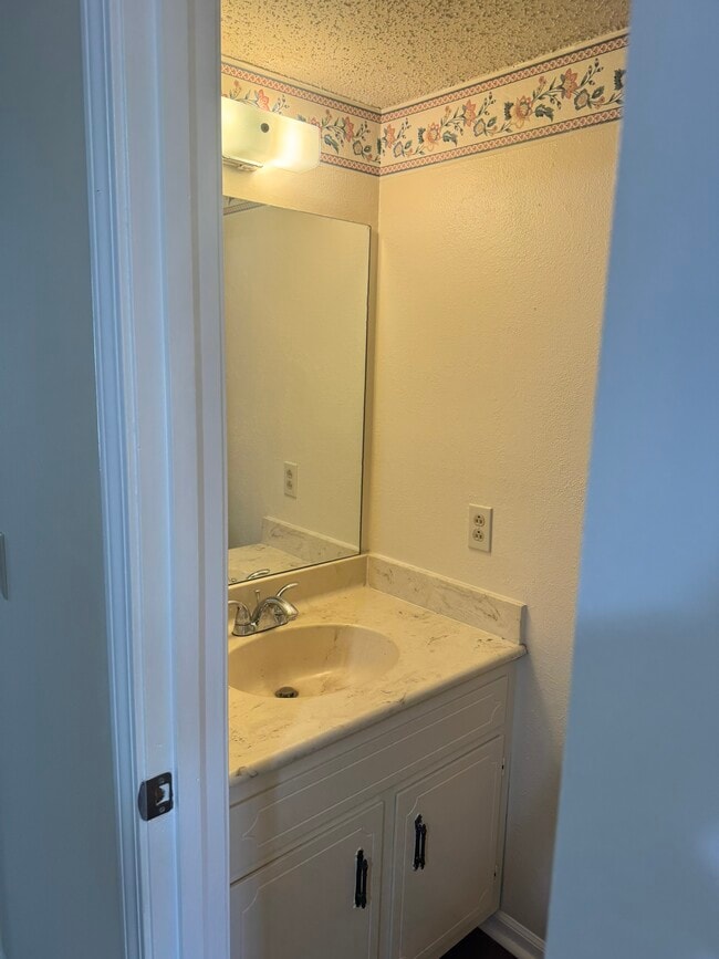 Building Photo - 7482 Harrow Dr