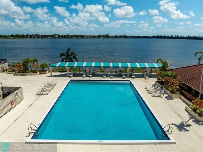 Building Photo - 110 Lake Emerald Dr