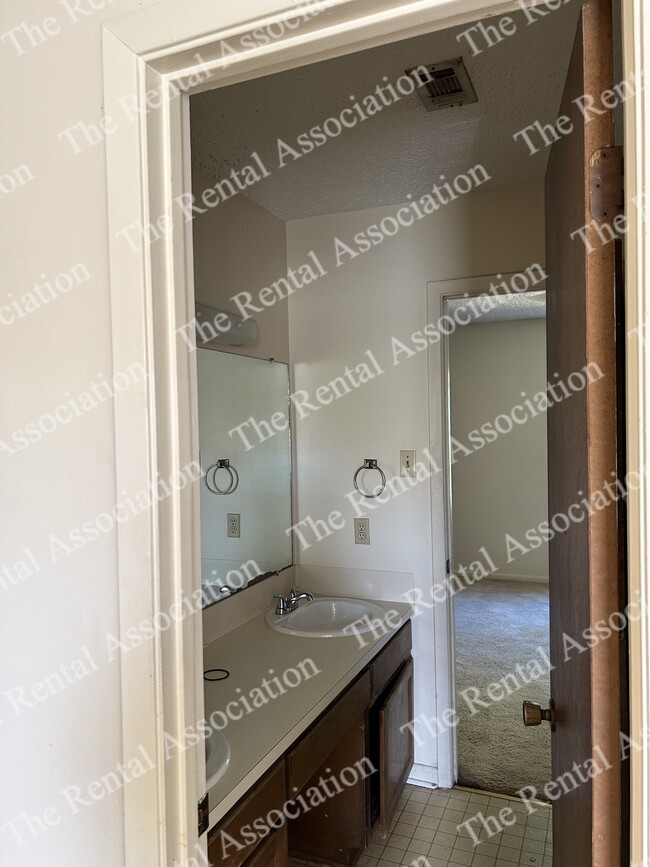 Building Photo - 133 Jennifer Ln